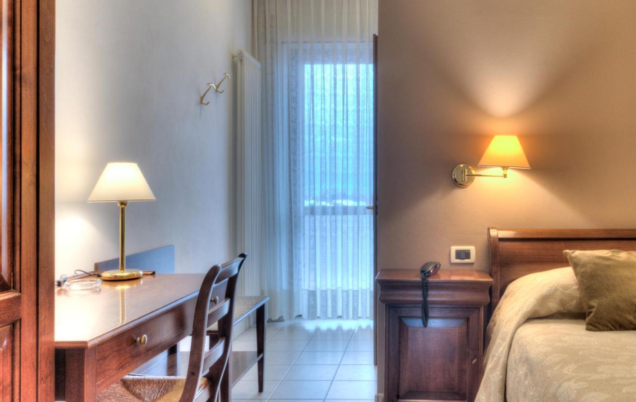 Hotel Belvedere ティエーネ エクステリア 写真