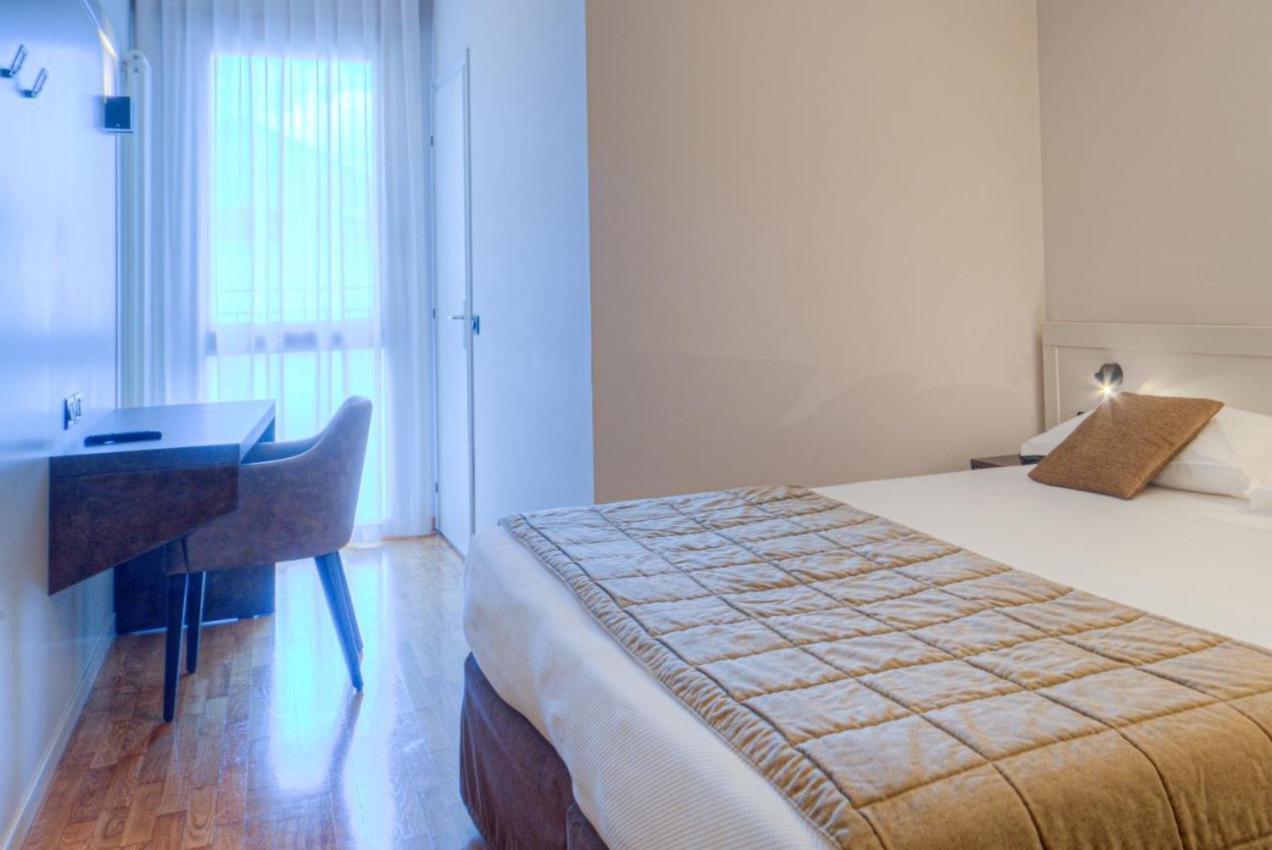Hotel Belvedere ティエーネ エクステリア 写真