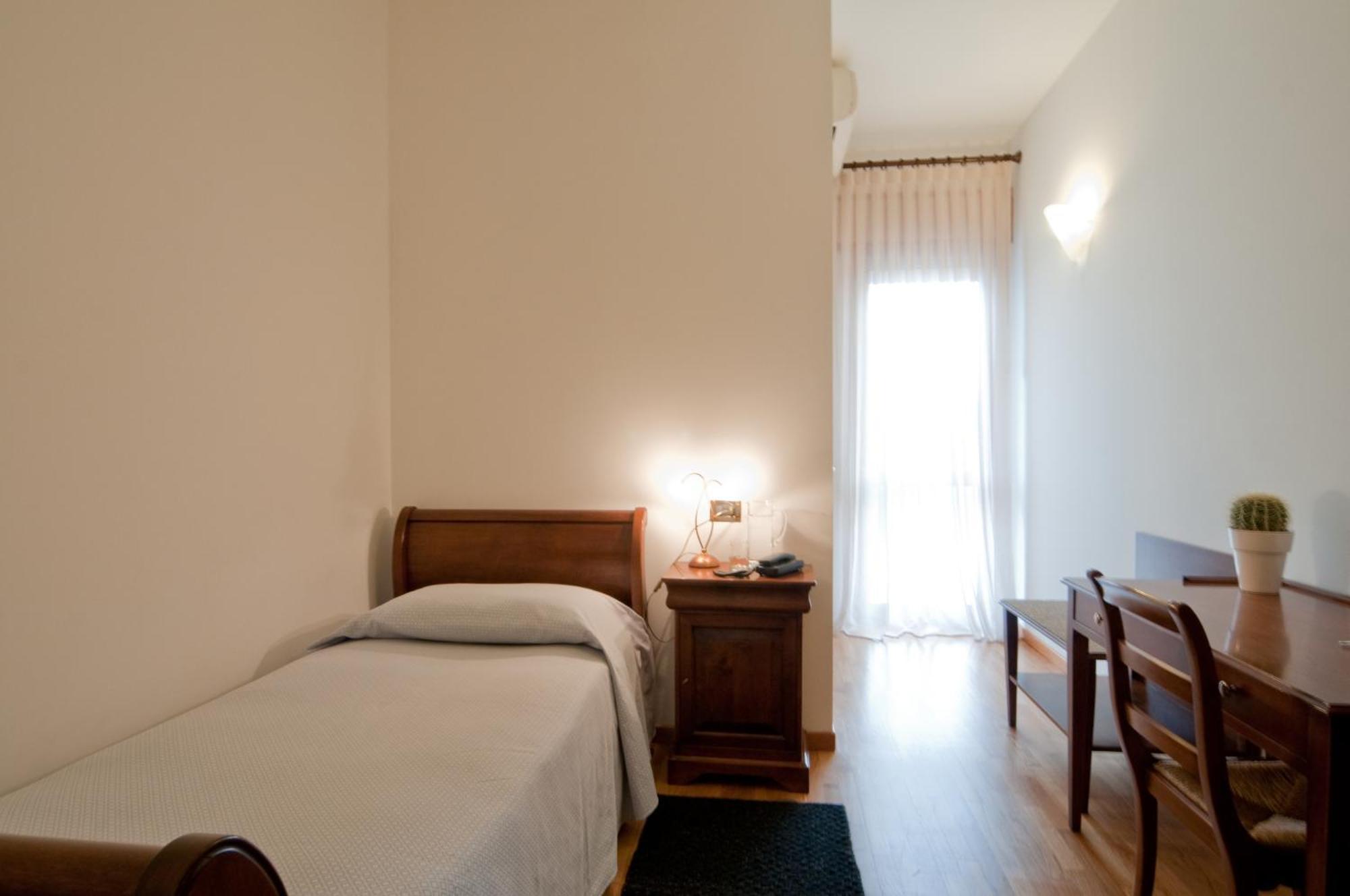 Hotel Belvedere ティエーネ 部屋 写真