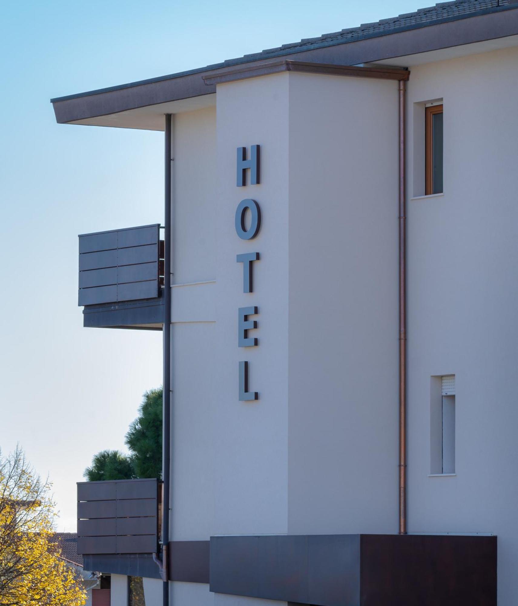 Hotel Belvedere ティエーネ エクステリア 写真