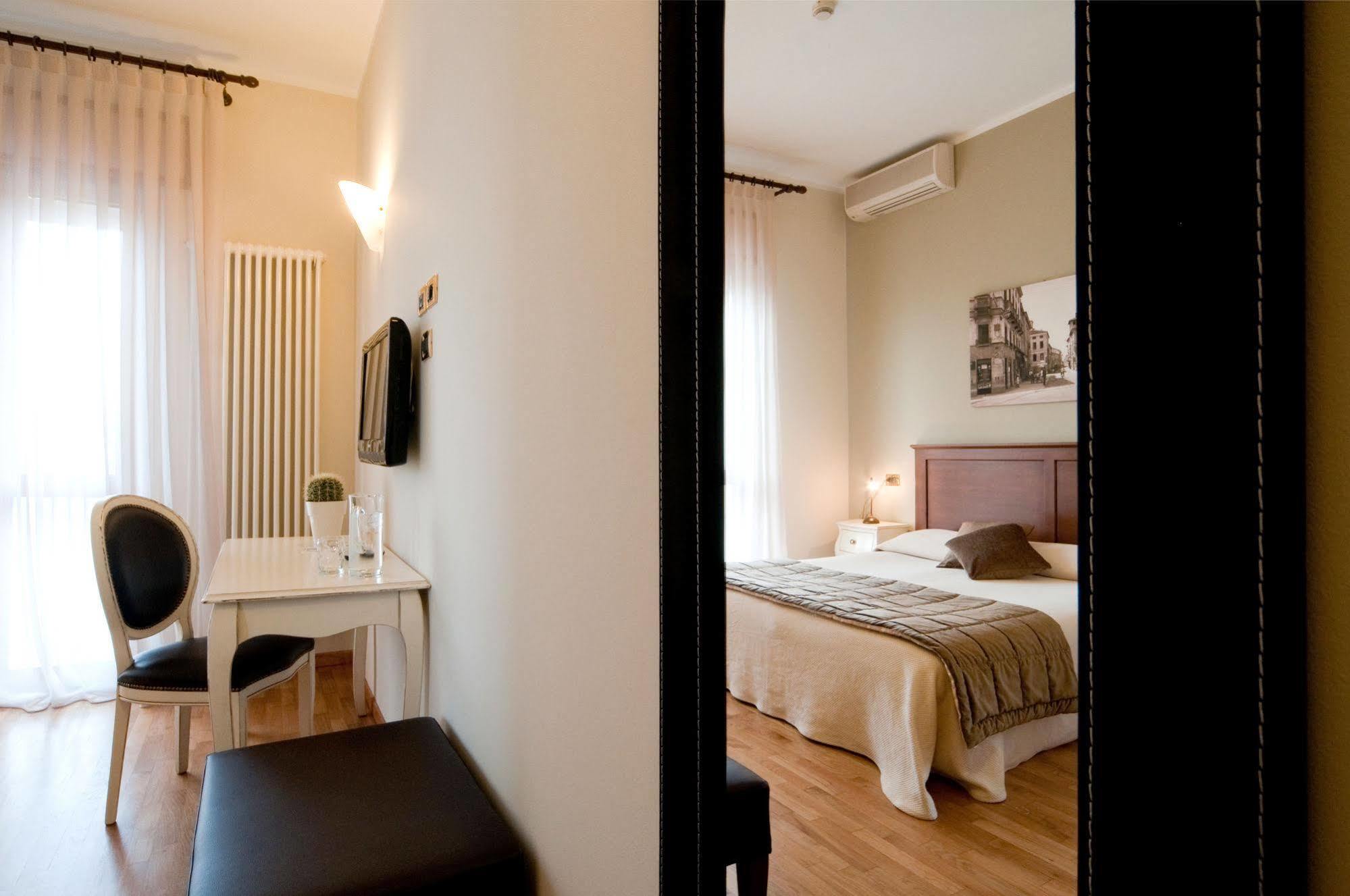 Hotel Belvedere ティエーネ エクステリア 写真
